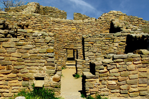 Bult after the collapse of Chaco Canyon