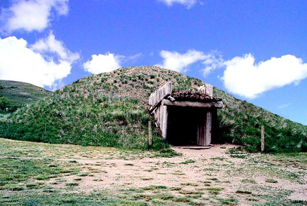 LC-Hidatsa Lodge